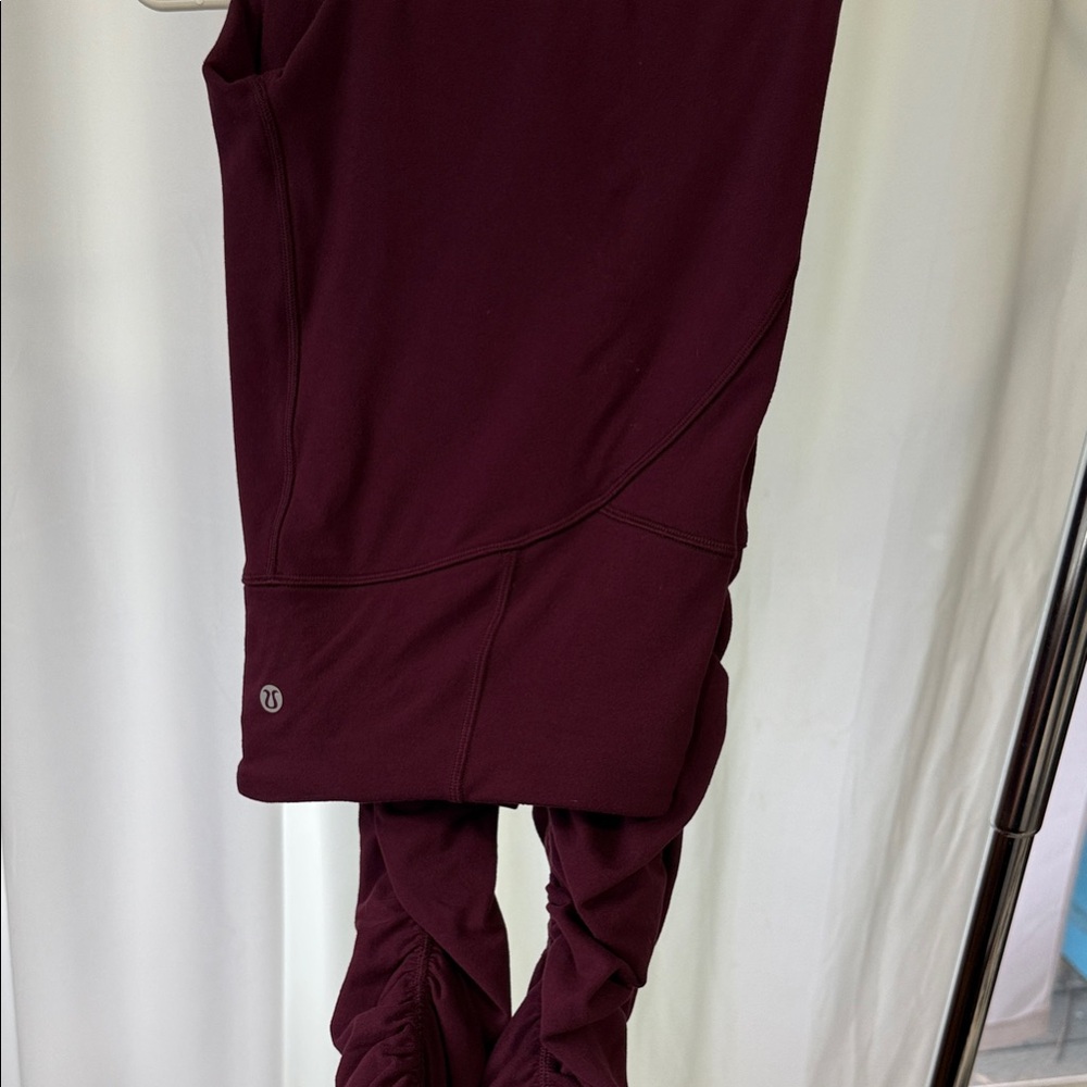 Lululemon Athletica Burgundy/Maroon Leggings with ruched calf, sz 10